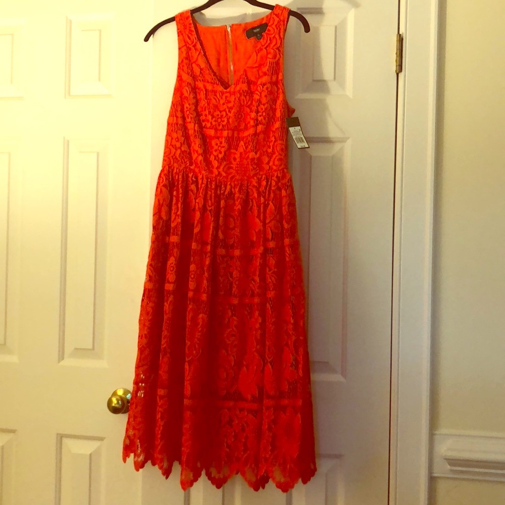 Doesn’t fit right, never worn!